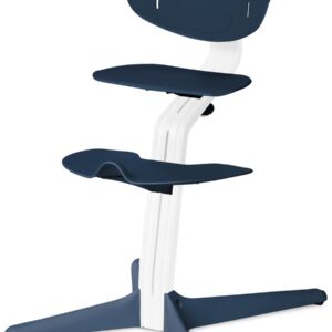 Stokke NOMI highchair meegroeistoel - Testwinnaar Kinderstoelen Test - Basis eiken wit gelakt en stoel navy
